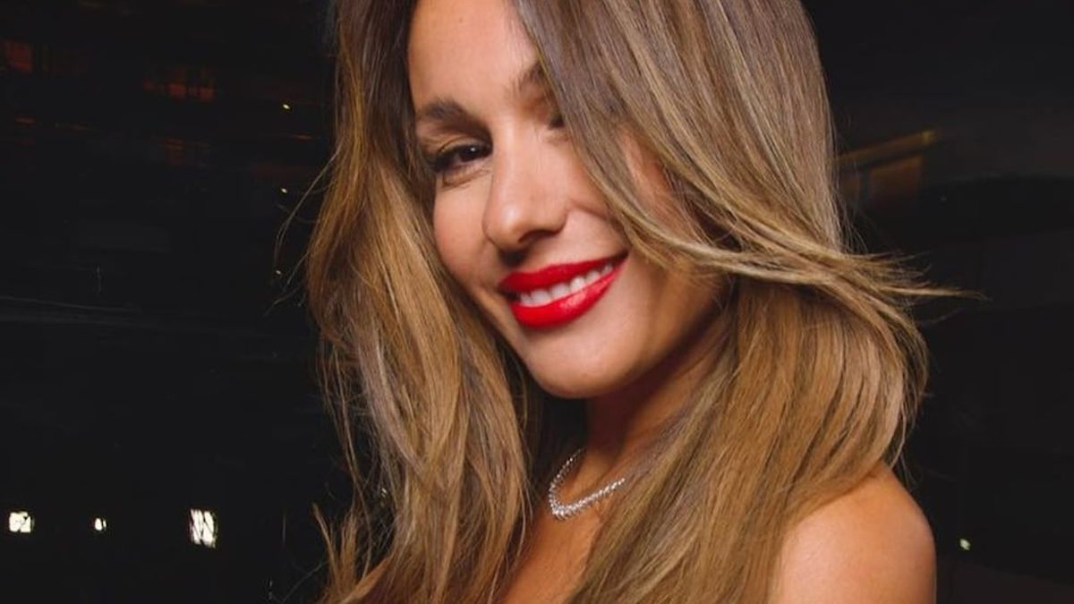 Pampita Viaj A La Nieve En Familia Pero No Dud En Ponerse La Bikini Y Mostrar Sus Atributos En