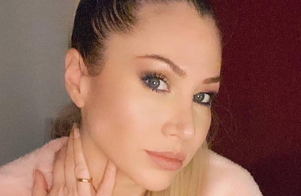 Adabel Guerrero Luci Tremenda Con Sus Diminutos Y Atrevidos Looks De La Obra Sex