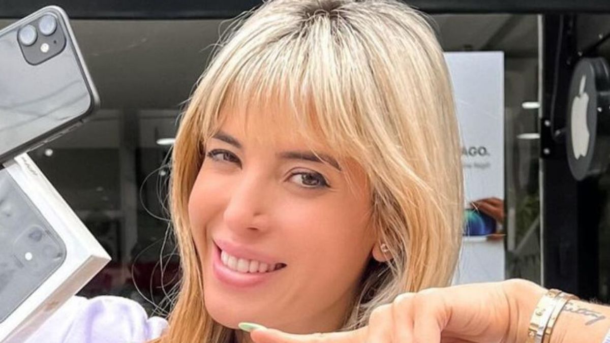 J Sica Cirio Pos De Espaldas Con Su Nueva Bikini Y Suplic Estirar El Verano