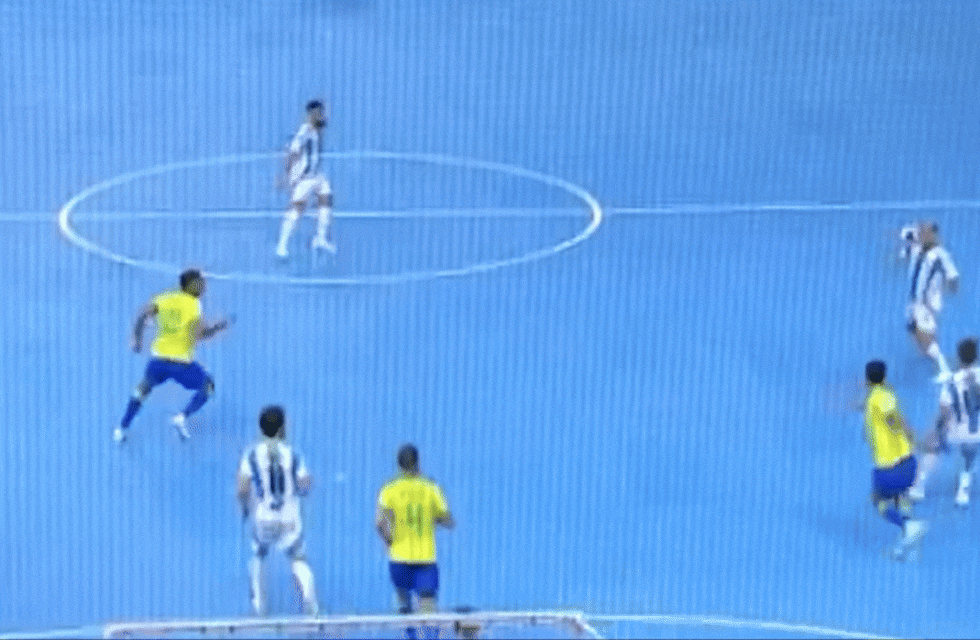 Los Andes | Jugada polémica en la final del Mundial de Futsal 2024, disputado entre Argentina y Brasil con victoria verdeamarela. Captura: X