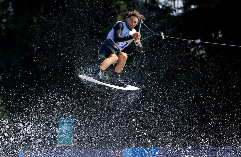Ditsch recibió la máxima valoración de los jueces y se consagró campeón panamericano de wakeboard en Santiago 2023. (Javier Valdes Larrondo/Santiago 2023 vía Photosport)