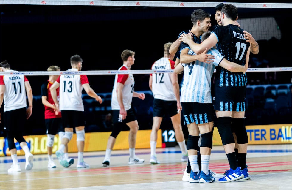Festejo para la selección argentina de vóley, que jugará por primera vez la fase final de la VNL bajo esa denominación. (Prensa VNL)
