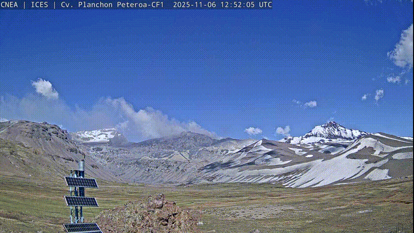 Alerta en el sur de Mendoza: un volcán registró actividad con una emisión de cenizas de más de 1.000 metros.