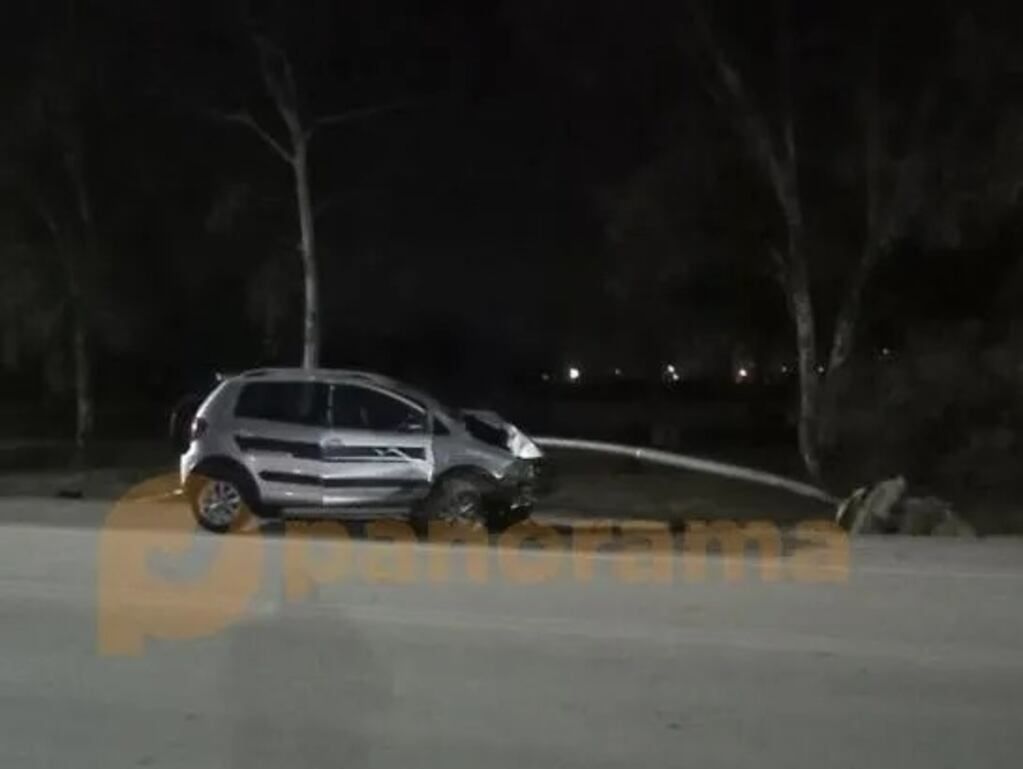 Así quedó el vehículo en el que circulaba Roco. Foto Panomara Jáchal