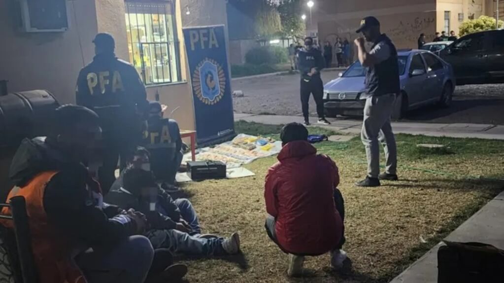 Cuatro personas fueron detenidas. Foto Tiempo de San Juan