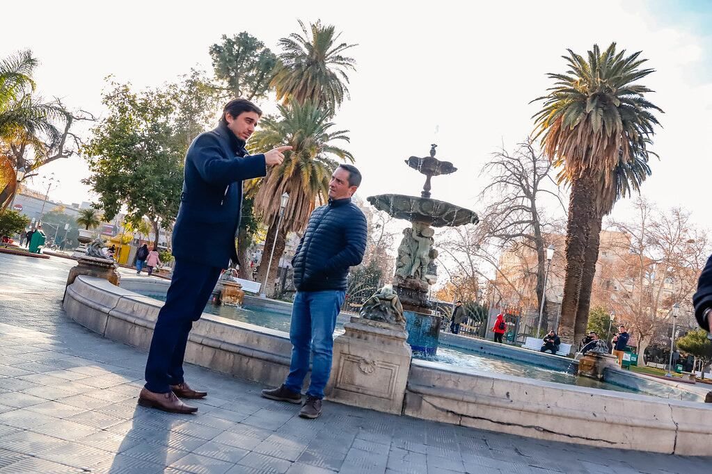 El intendente de la Capital, Emilio Baistrocchi, supervisando las obras.