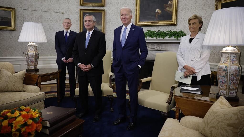 Alberto Fernández fue recibido por Joe Biden en el Salón Oval de La Casa Blanca.