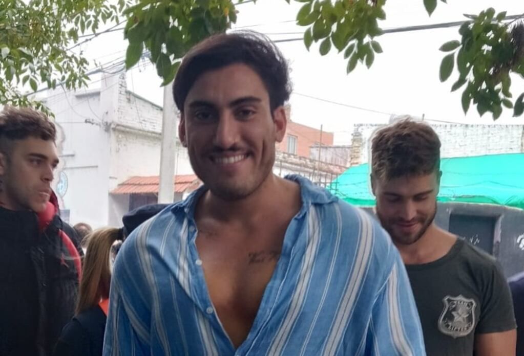 Tomás Holder visitó Alberdi y alentó al Pirata.