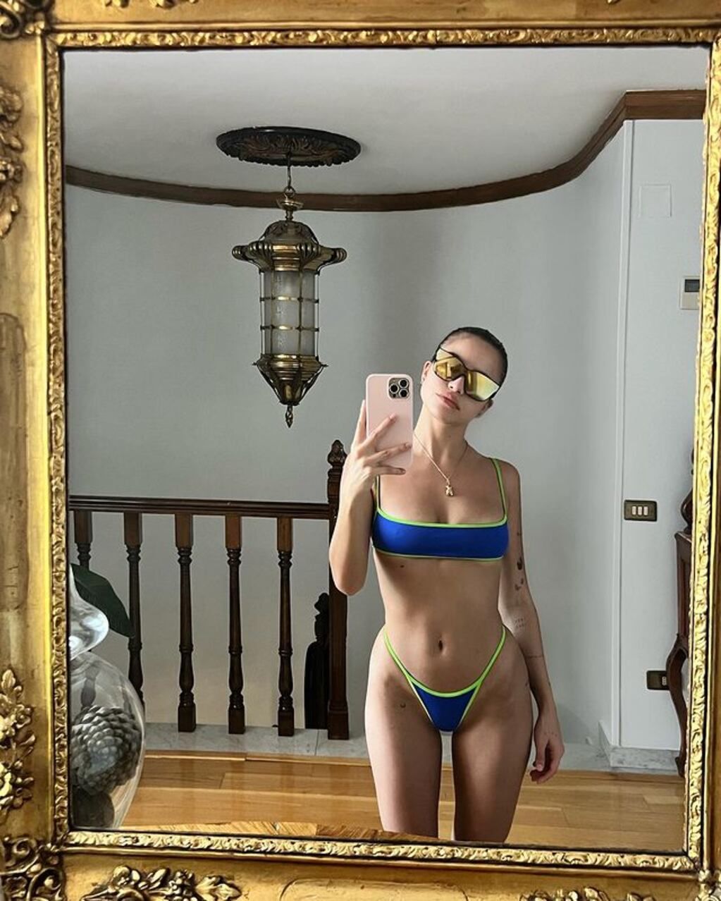 Emilia Mernes disfruta del verano