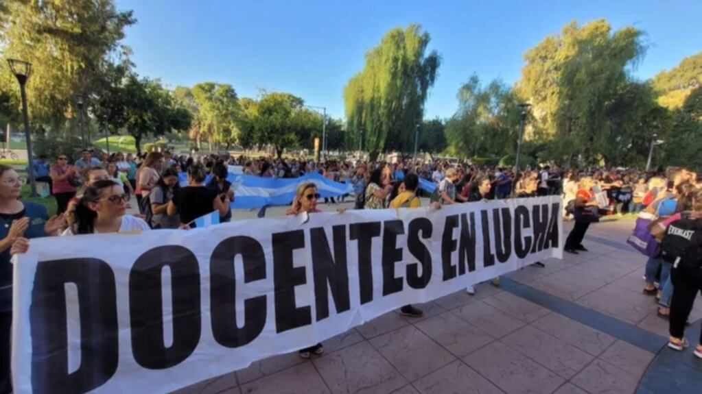Con fuertes críticas a los dirigentes sindicales y las autoridades de Gobierno, los autoconvocados se declararon en marzo desconformes con la negociación paritaria. Estuvieron de paro más de dos semanas.