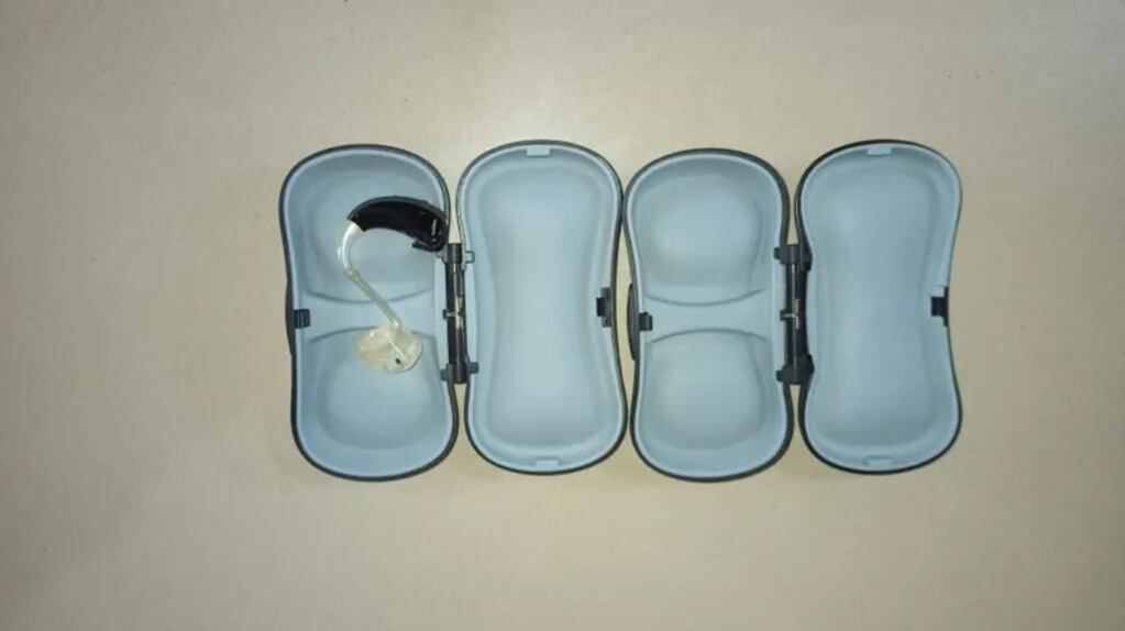 La empleada doméstica tenía audífonos pertenecientes a la madre de la víctima