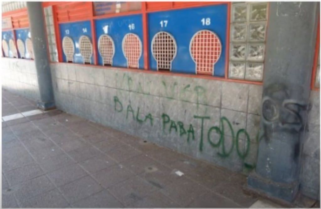 Las pintadas hacia los dirigentes de Unión