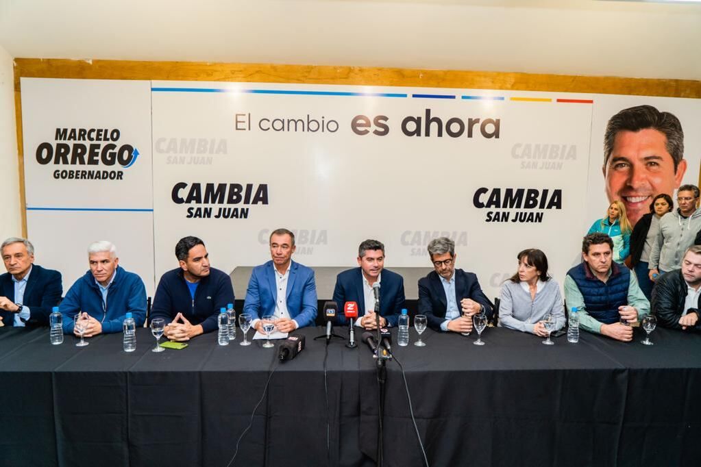 Marcelo Orrego juntó a todos los socios de su frente para analizar la implicancia de la medida judicial. Estuvieron los referentes del PRO, la UCR, Actuar y Dignidad Ciudadana, entre otras fuerzas.