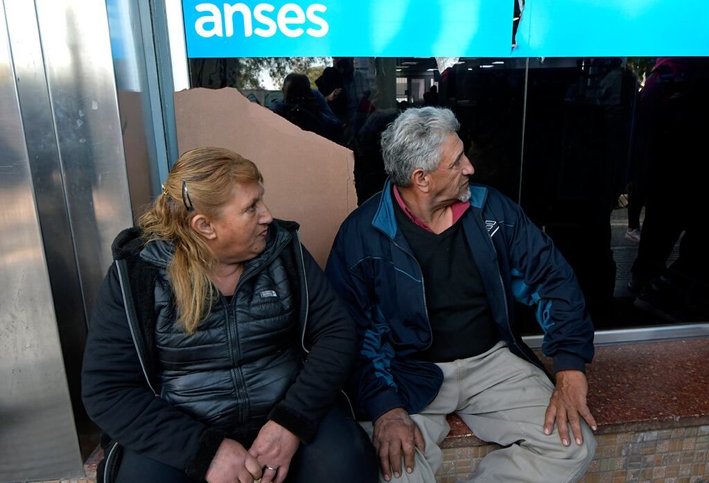 Alerta Anses: quiénes cobran esta semana con bono, aguinaldo y aumento, consultá con tu DNI - Foto: Orlando Pelichotti / Los Andes