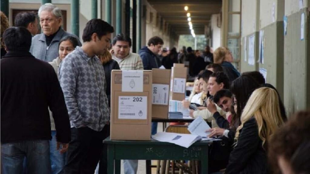 El departamento 9 de Julio es el único lugar donde el intendente y el diputado electos son de distinto color político. Según los datos provisorios, la jefatura municipal queda para el uñaquismo y la banca de legislador para el orreguismo.