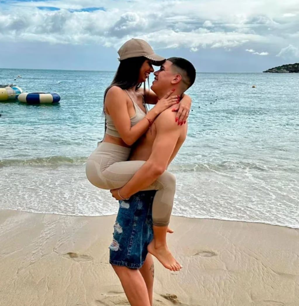 La flamante pareja disfruta de unas vacaciones en las playas de Buzios.