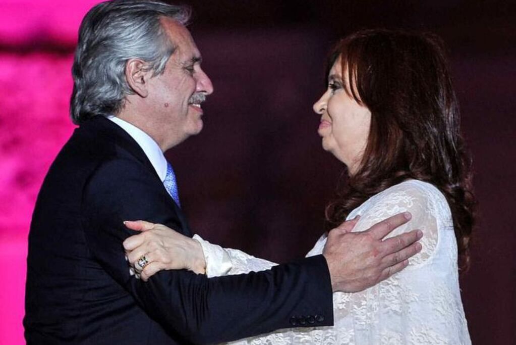 Alberto y Cristina. El mensaje del presidente pareció ser más un mensaje hacia el corazón de la coalición Frente de Todos que para la oposición.  (La Voz)