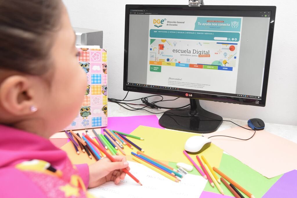 Los padres deben cargar una CBU en Mi Anses para cobrar la Asignación por Hijo - Foto: Mariana Villa / Los Andes