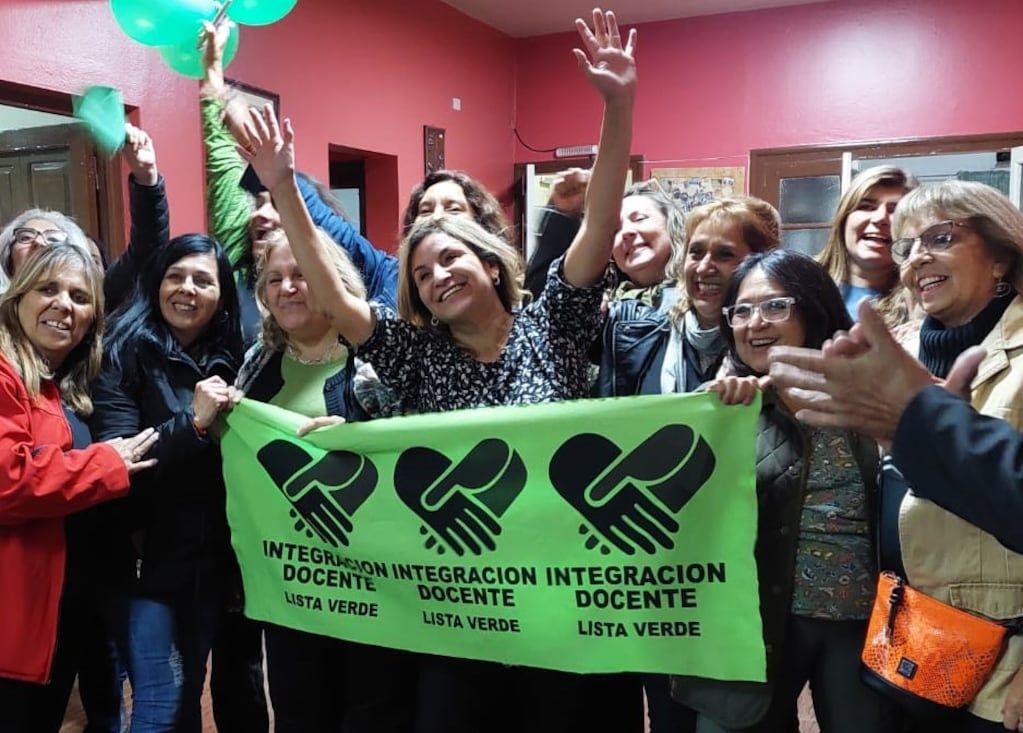 Patricia Quiroga (en el centro) viene denunciando la negativa de Luis Lucero de sentarse a mostrar los números del gremio de cara al traspaso de mando que se debe llevar a cabo a mediados del mes que viene.