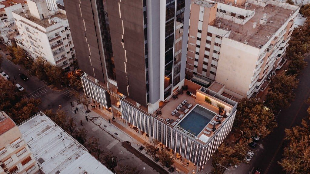 El Hotel del Bono Center.