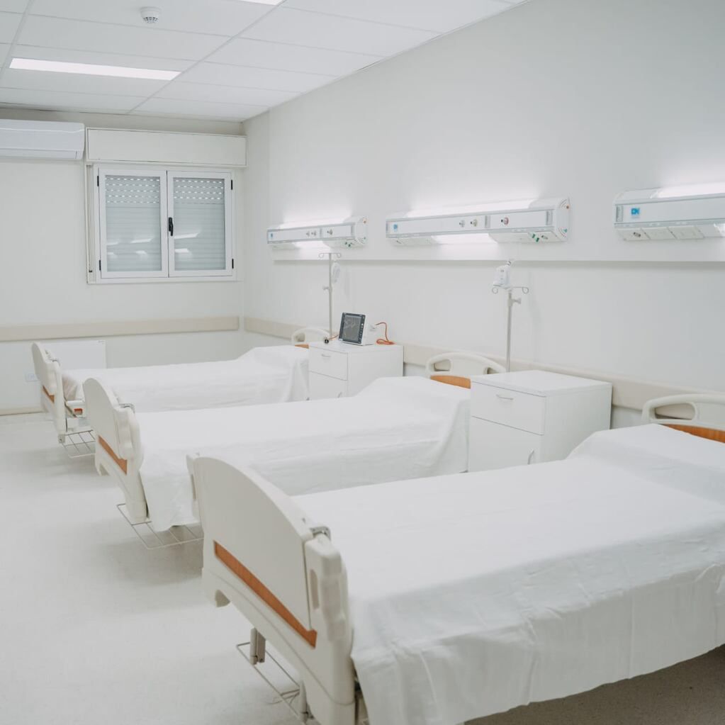 El servicio de internación cuenta con cuatro camas de Terapia Intensiva. El resto son para cardiología y clínica médica, entre otras especialidades que se atenderán en el nuevo San Roque.