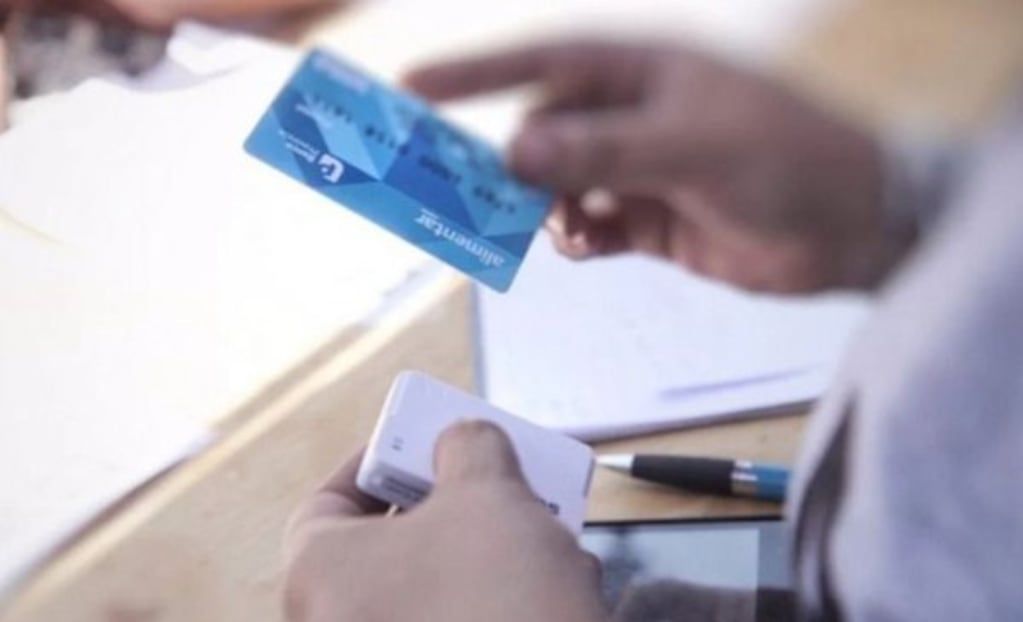 Además de la entrega de tarjetas, en las jornadas se brinda asesoramiento y se reciben reclamos.