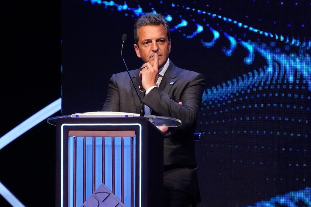 Sergio Massa en el debate presidencial del 1° de octubre. (Clarín)