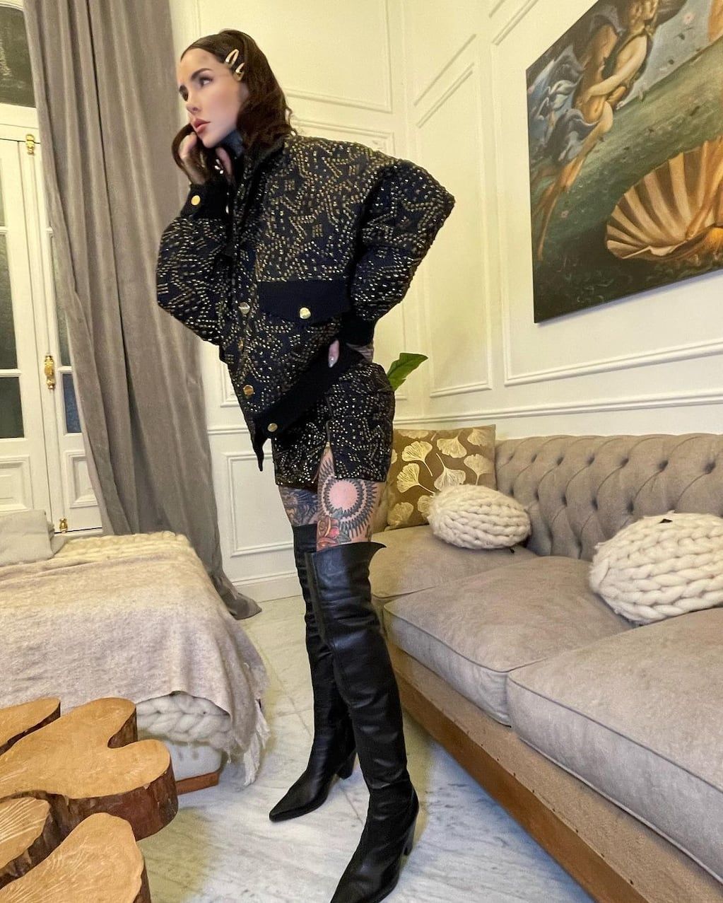 Cande Tinelli y el pícaro mensaje a sus fans.