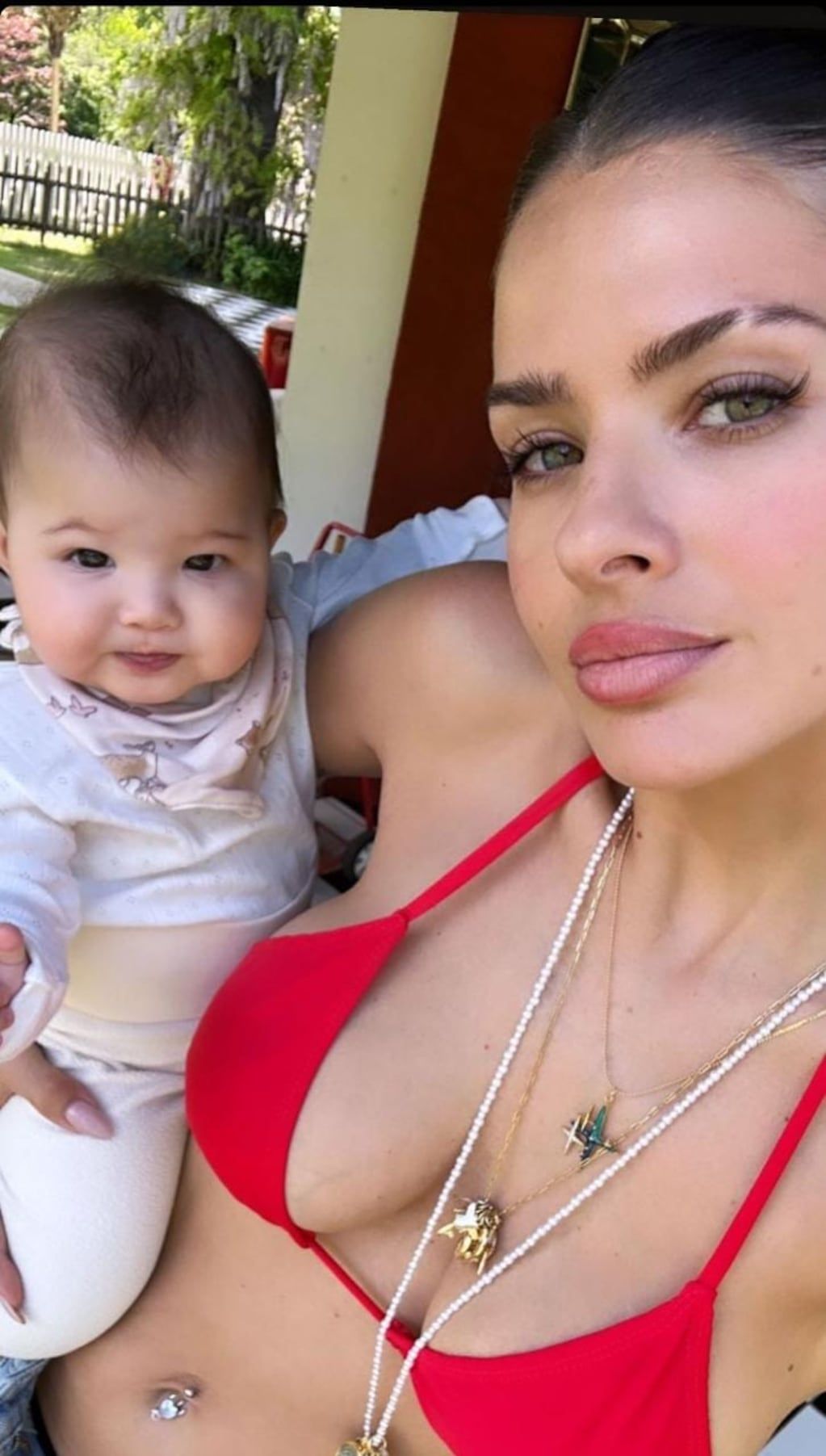 El día de la madre que vivió la China Suárez con poca ropa.