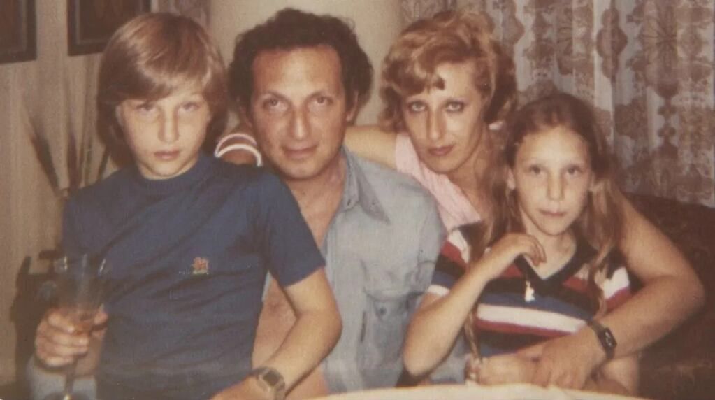 Javier Milei habló hace años de sus padres y los consideró muertos.