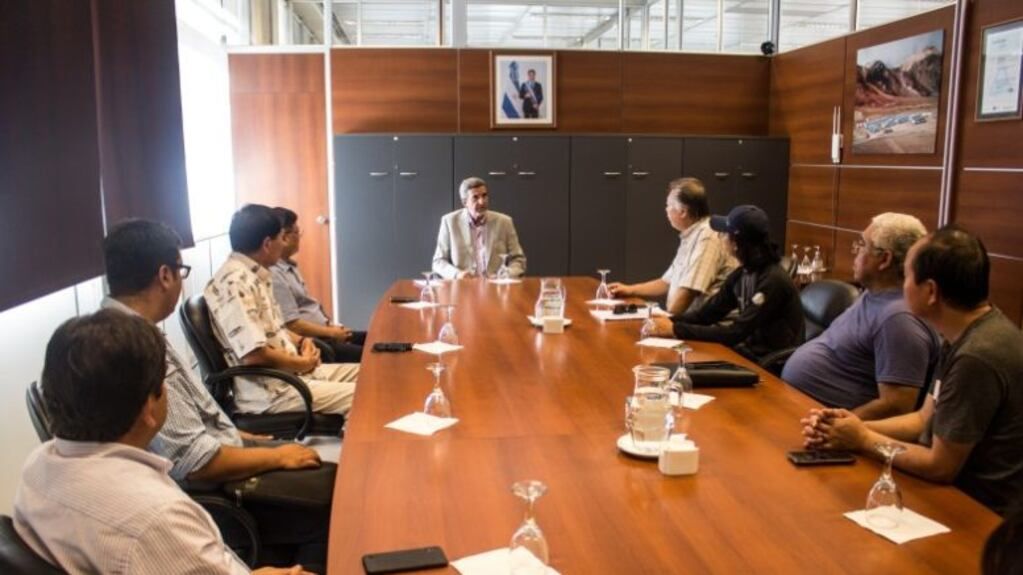 El ministro Astudillo con empresarios de Phoenix Mining S.A. y CCG Mining Argentina.