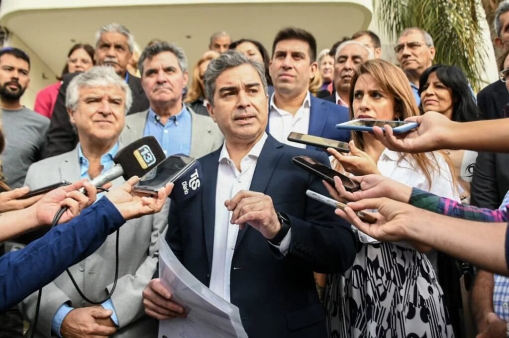 Marcelo Arancibia planteo que la realización de las elecciones este domingo viola el artículo 185 de la Constitución provincial, que establece que los cargos de gobernador y vice se deben elegir junto a los de diputados.
