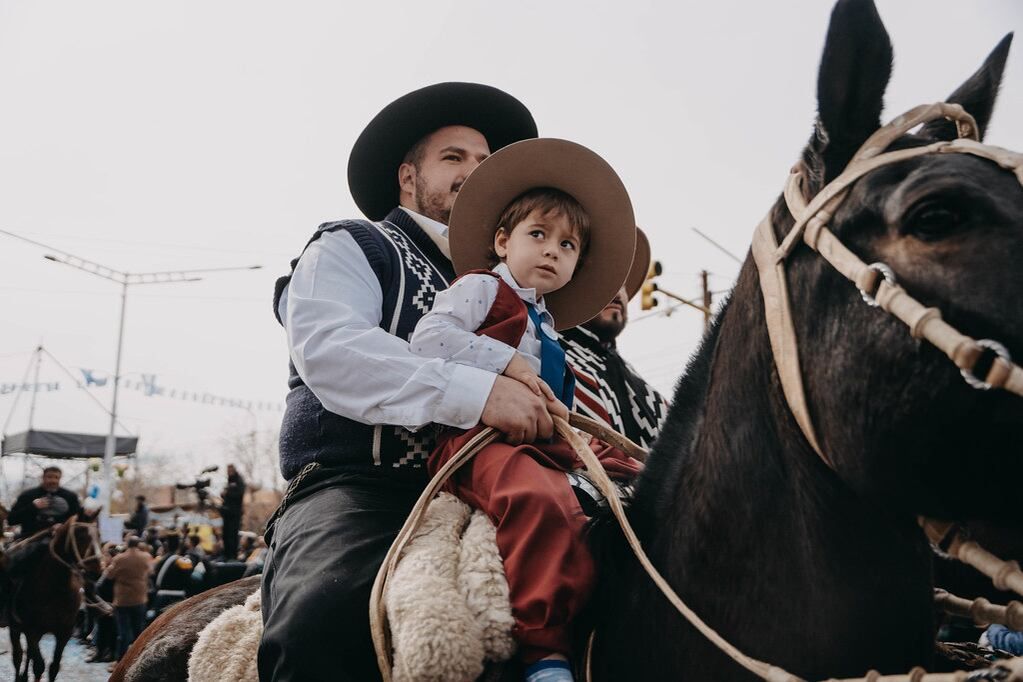 Desfile por el 9 de julio en Zonda.