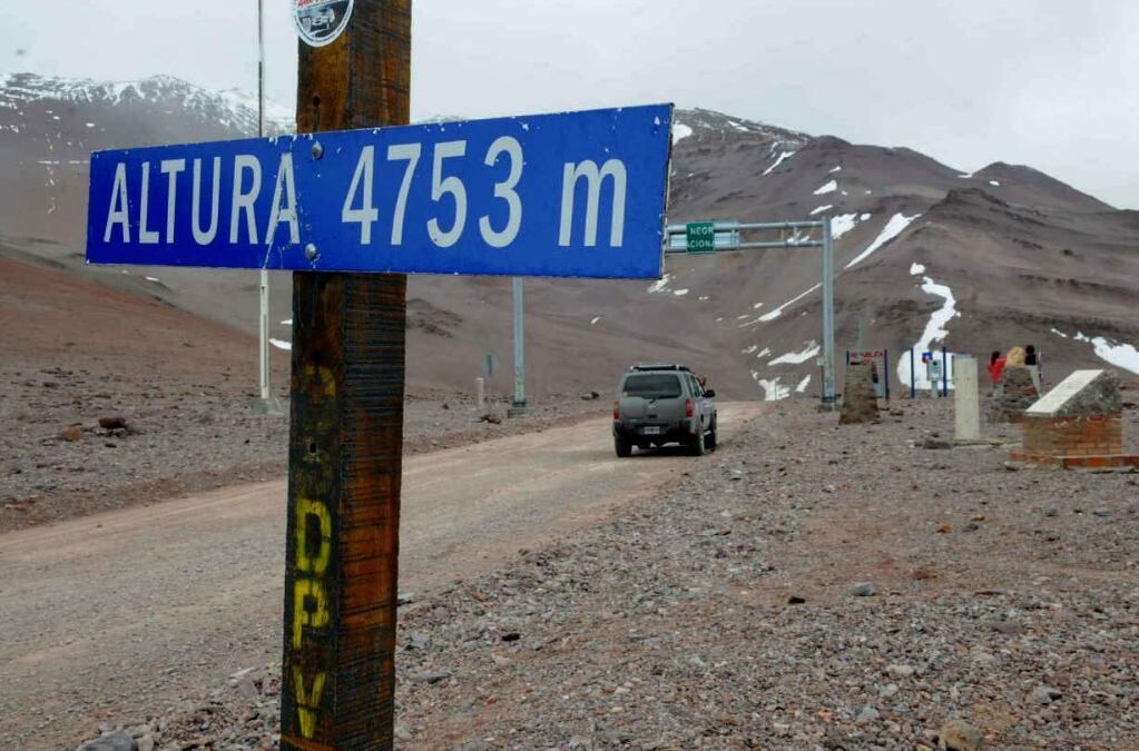 Paso de Agua Negra, cortado por desmoronamientos