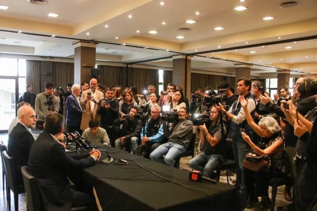 Larreta estuvo acompañado de los precandidatos a gobernador y vice