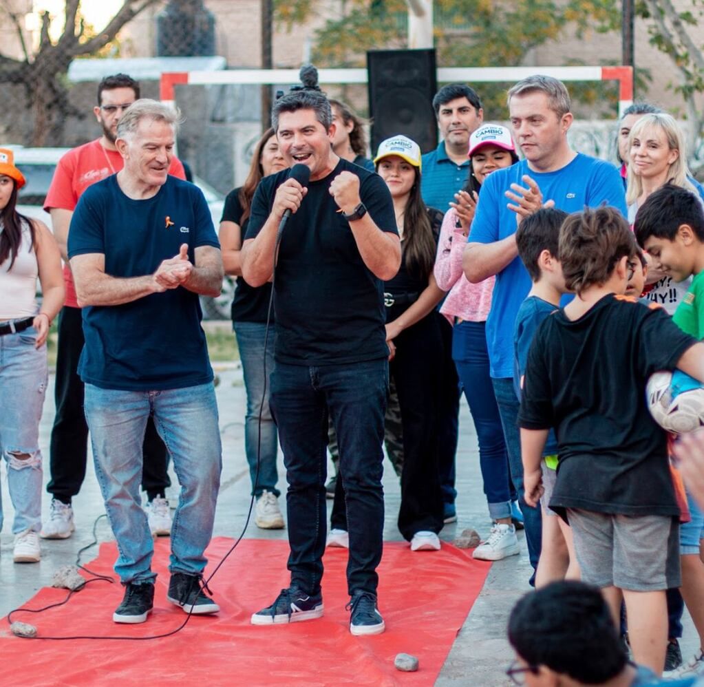 Marcelo Orrego caminó el fin de semana por las calles del departamento Capital. Lo hizo junto a Rodolfo Colombo, uno de los candidatos a intendente que lleva su espacio.