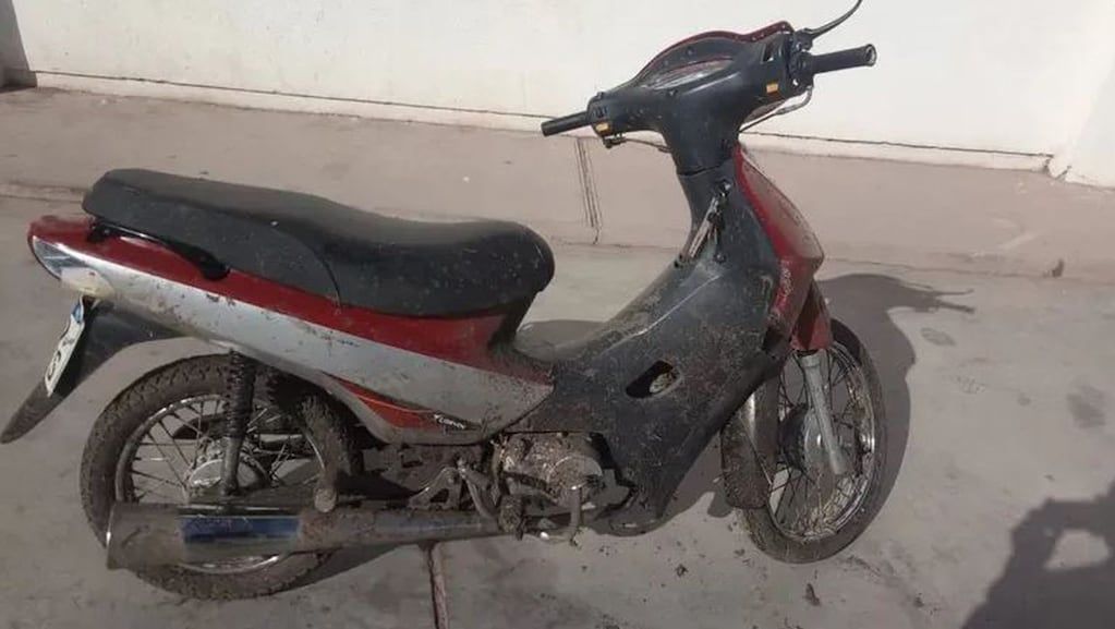 Así quedó la moto tras el accidente. / Foto: Gentileza
