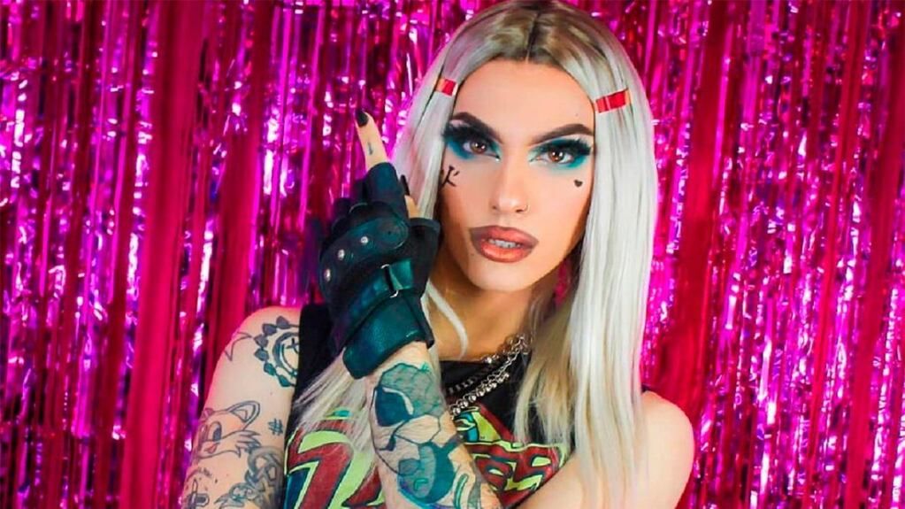 Tani Fernández, que también se hace llamar Dyhzy, se cambió su DNI para figurar como no binario y que ya no quiere que lo sigan llamando Estanislao.