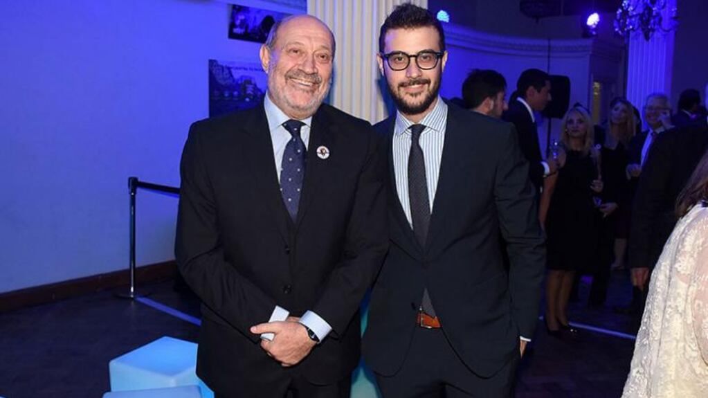 Este es el nombre del periodista que reemplaza a Georgina Barbarossa