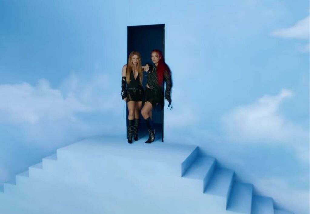 TQG: el video de Shakira y Karol G con guiño a The Truman Show