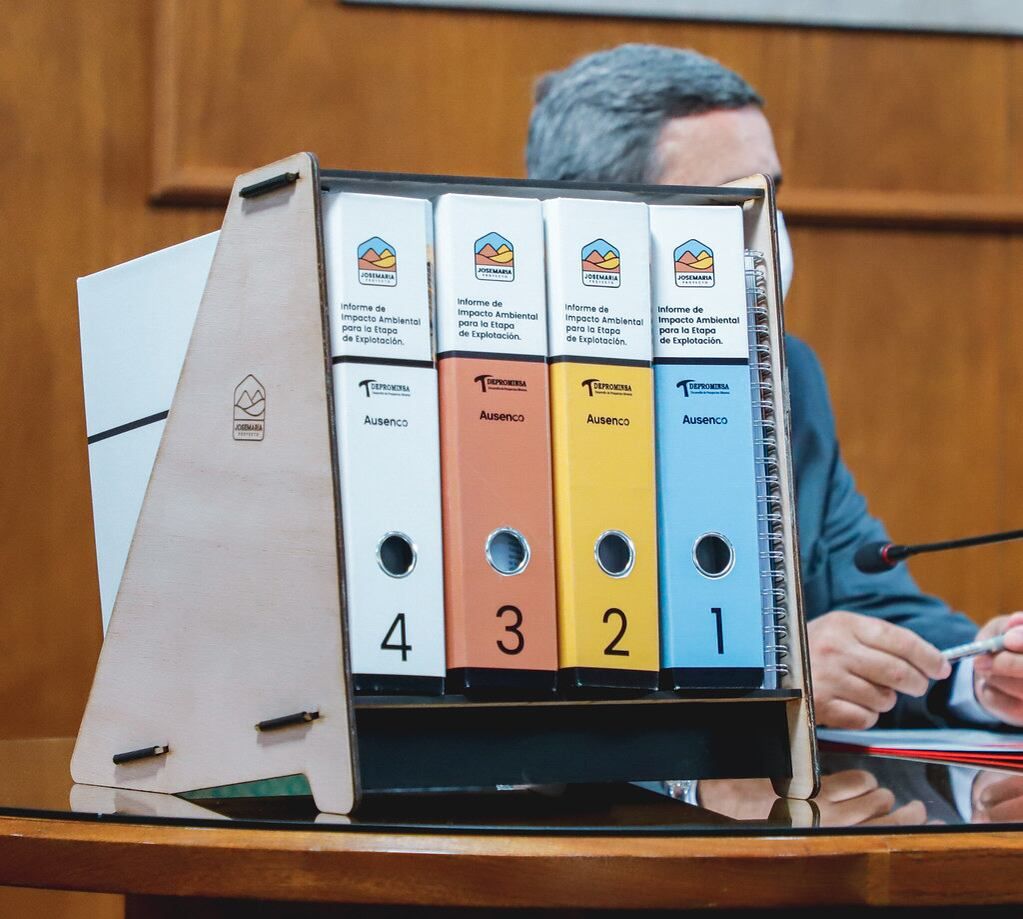 Los 4 tomos del Informe de Impacto Ambiental del Proyecto Josemaría