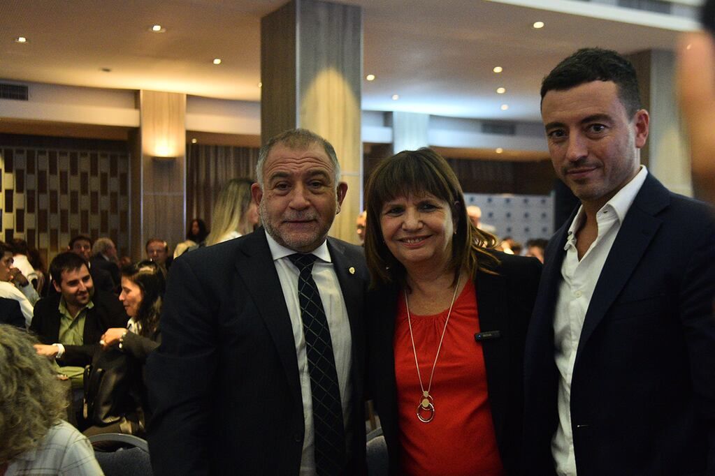 Luis Juez, Patricia Bullrich y Rodrigo de Loredo en el almuerzo de la Bolsa de Comercio de Córdoba. (Pedro Castillo / La Voz)