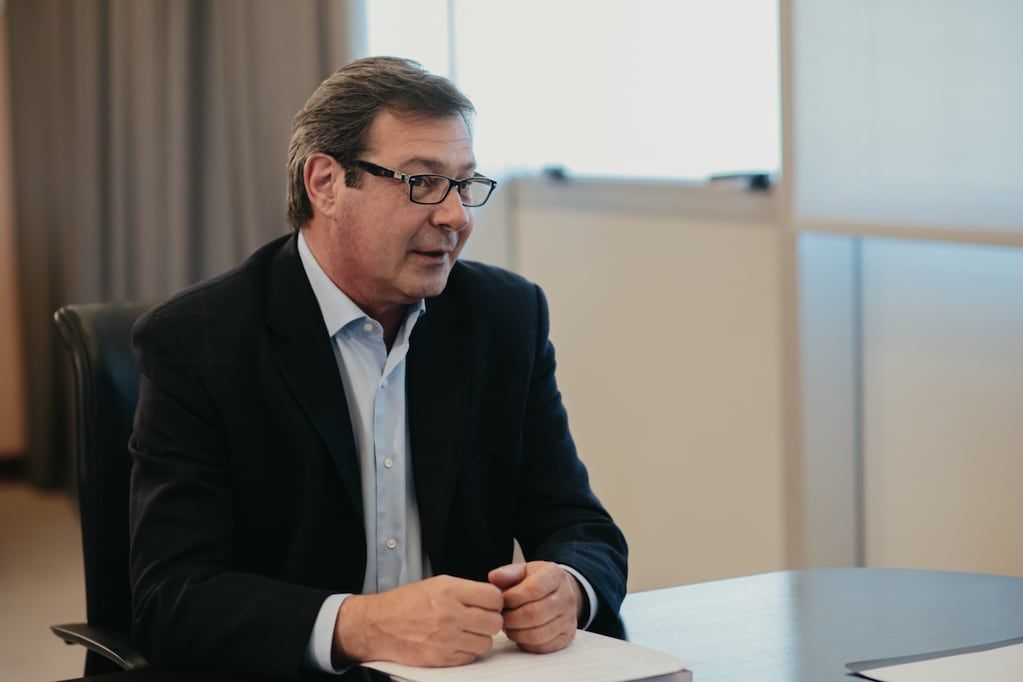 El gobernador Sergio Uñac con el candidato Rubén Uñac y el candidato a vice, Cristian Andino.