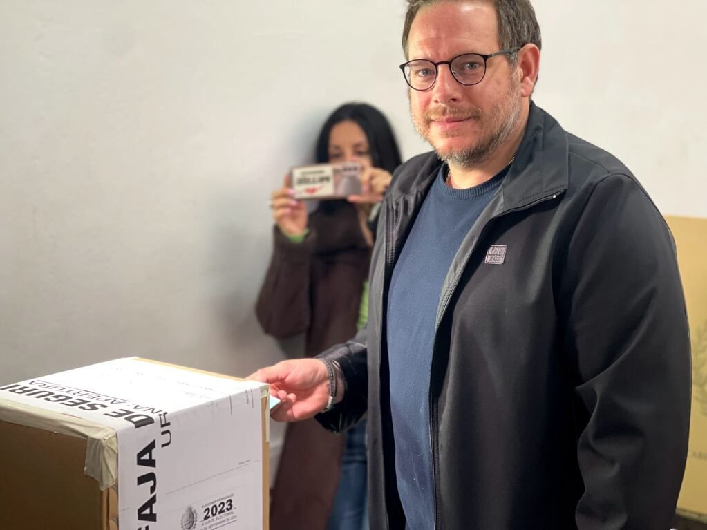 Votó Lucas Ilardo y se mostró expectante por los resultados: “Esperamos lo mejor posible, uno siempre quiere ganar”.