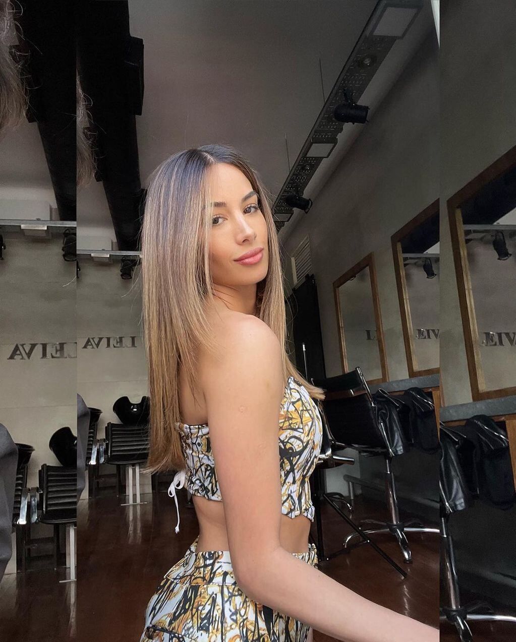 La panelista deslumbró con su belleza juvenil.