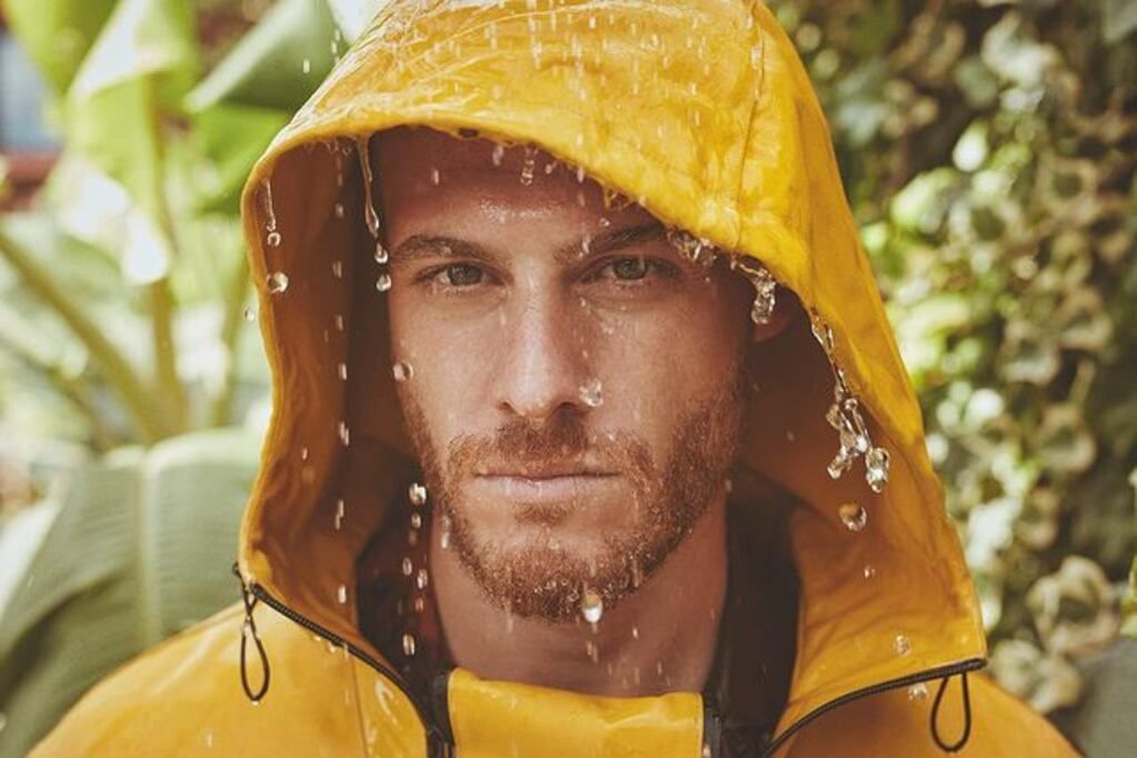 Kerem Bürsin es uno de los actores más codiciados del momento y de los más influyentes en redes sociales.