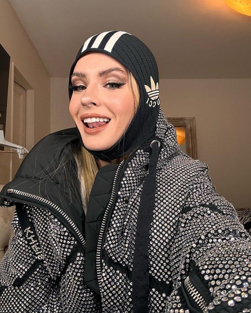 Con trasparencias, la China Suárez mostró de más