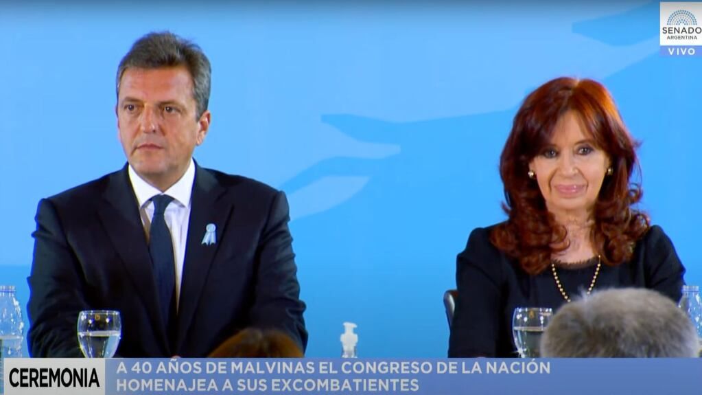Cristina Kirchner junto con Sergio Massa en el Congreso. / Foto: Captura de video