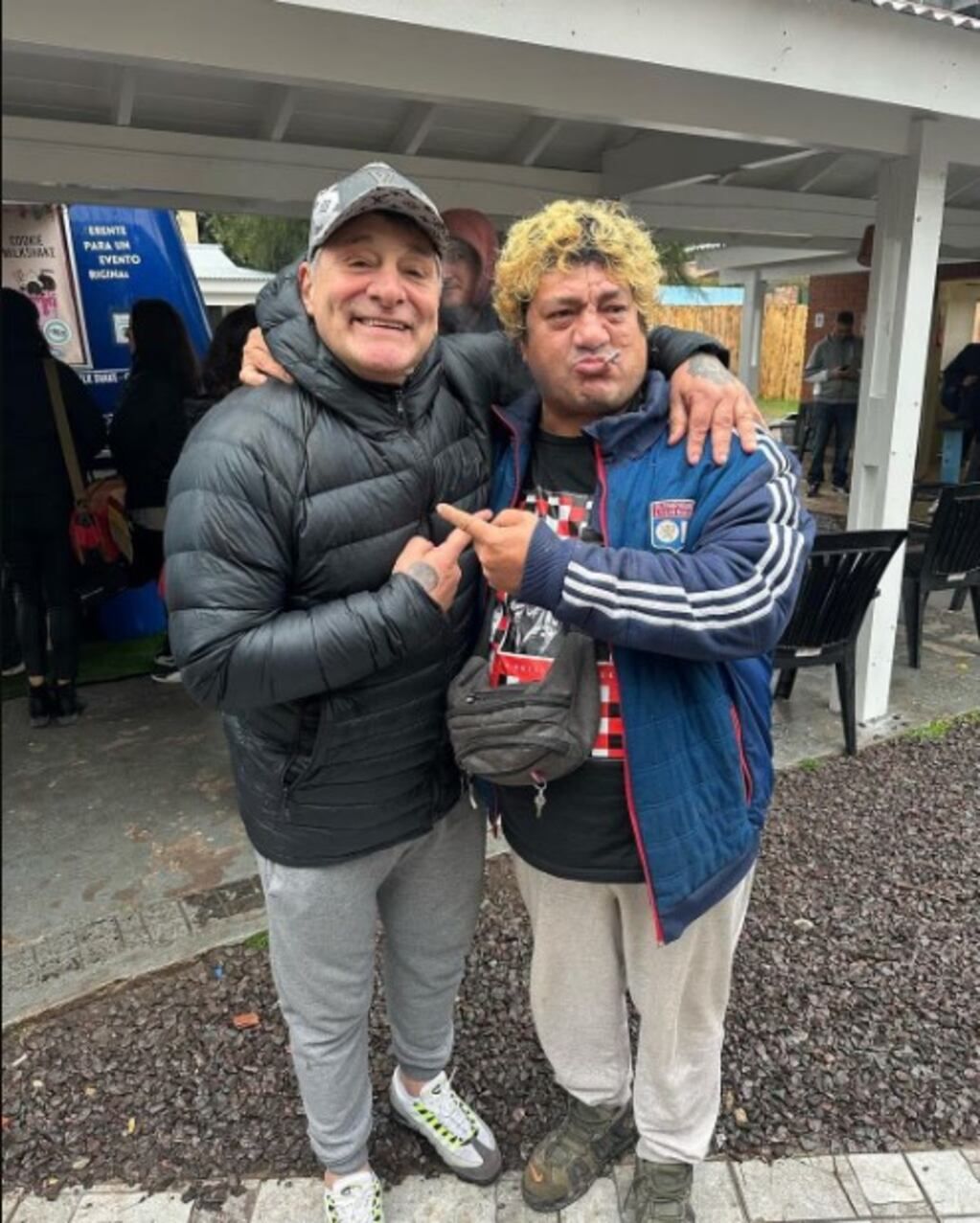 Pity Álvarez junto al turco García