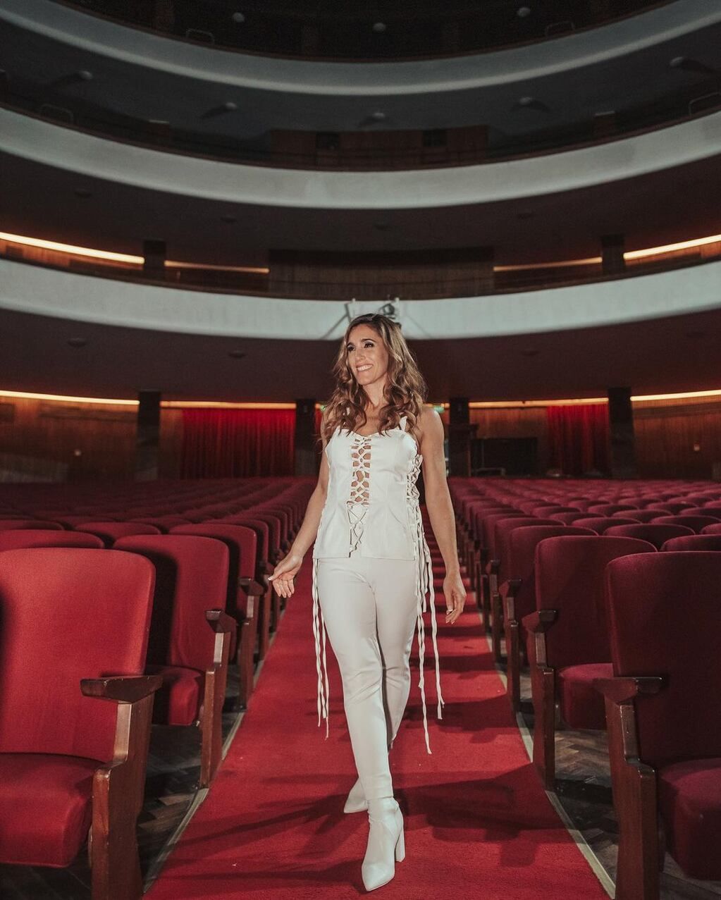 La cantante de folclore presentó las fechas de sus shows.